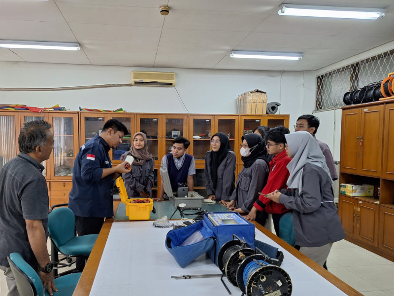Kunjungan Mahasiswa Geofisika Universitas Gajah Mada ke Kantor Sarana Penyelidikan Pusat Survei Geologi