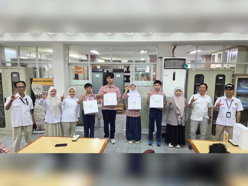 Perpustakaan Geologi Menjadi Tujuan Program City Survival MTs Asih Putera, Cimahi