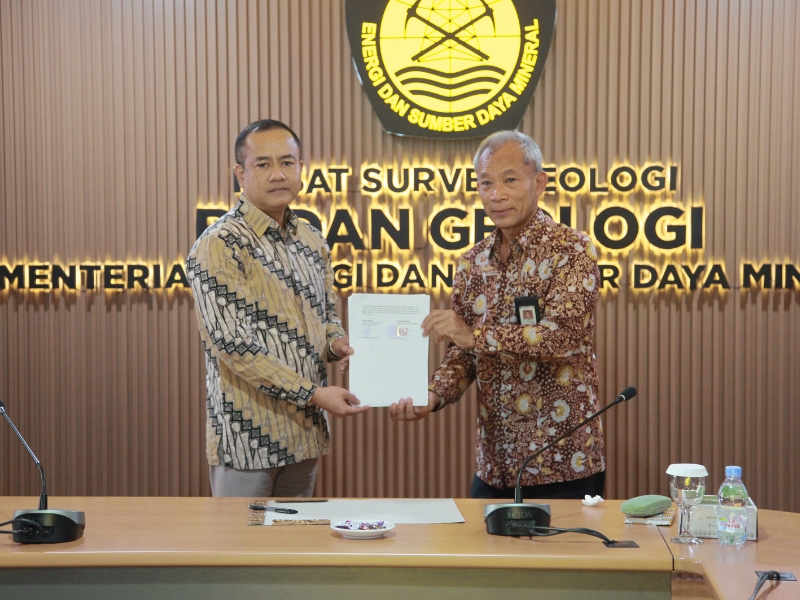 Serah Terima Barang Milik Negara melalui Mekanisme Alih Status Penggunaan dari Pusat Survei Geologi Kepada Universitas Pembangunan Nasional “Veteran” Yogyakarta
