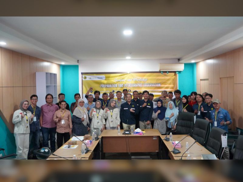Seminar dan Workshop “Preparation and Petrographic Observation”